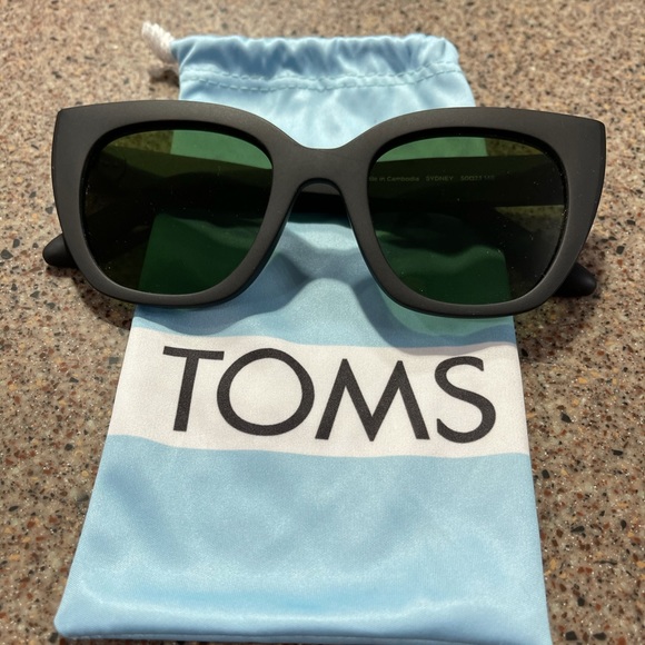 Toms Accessories - Toms Cat Eye Sunglasses (Sydney)